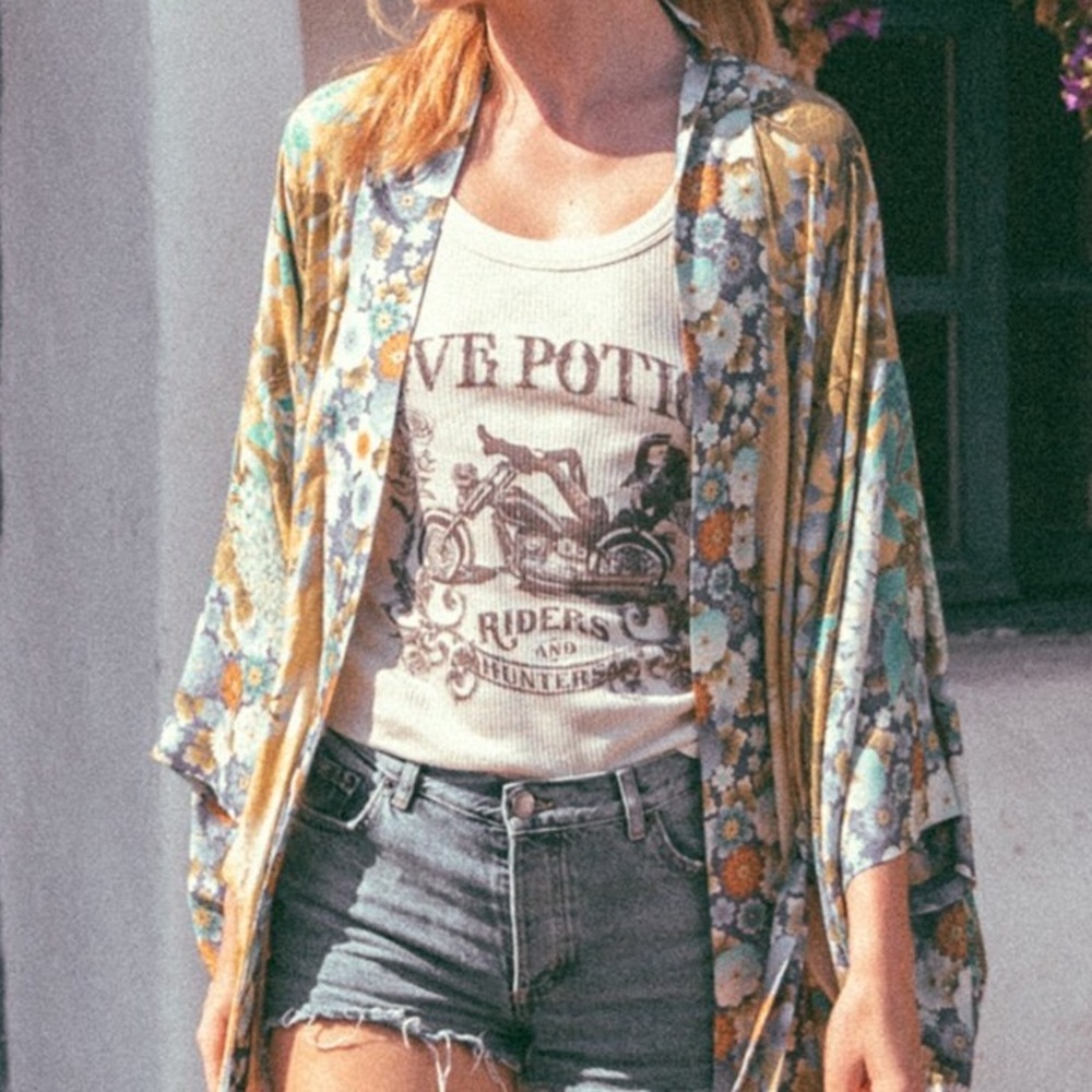 Love Potion TEE Girlfriend Graphic T-Shirt Top NEW - Picture 4 of 4